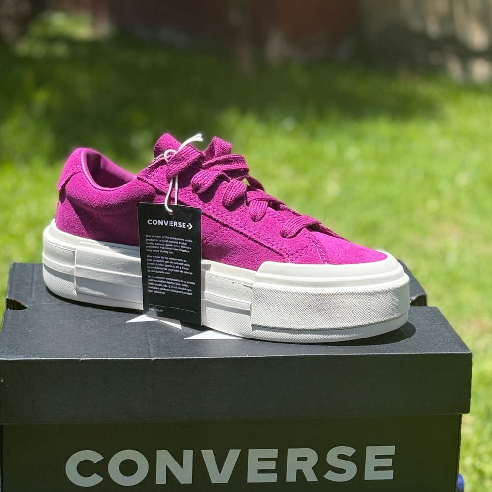 NWT Converse Cruise Low-Top Platform Sneakers Quantum Violet